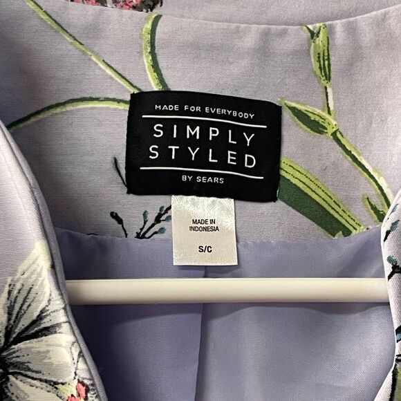 Simply Styled Floral Cropped Scalloped Blazer  Small - Picture 5 of 9